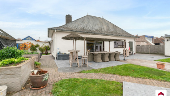 Museumstraat - 28 - - 9881