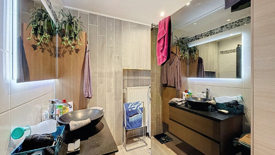 Rue Arthur Descamps - 77 - - 7340