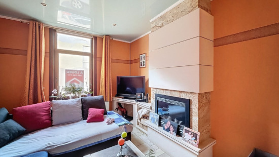 Rue Arthur Descamps - 77 - - 7340