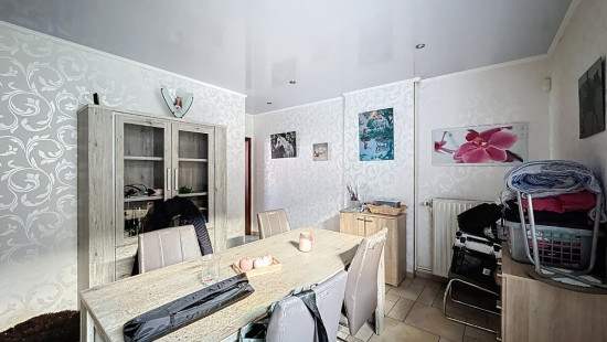 Rue Arthur Descamps - 77 - - 7340