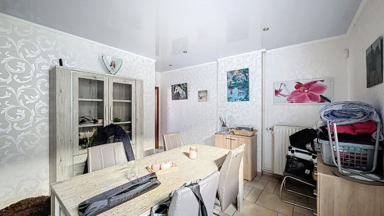 Rue Arthur Descamps - 77 - - 7340