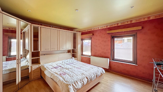 Rue Arthur Descamps - 77 - - 7340