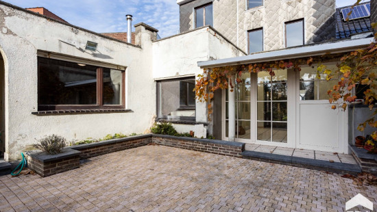 Leuvestraat - 2 - - 9320