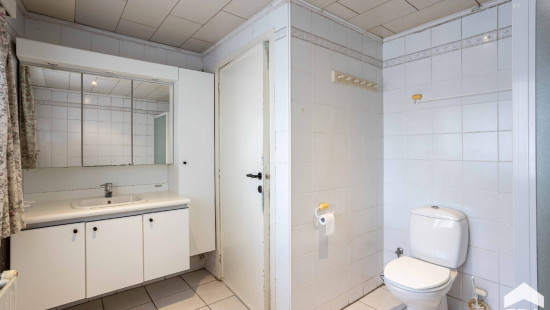 Leuvestraat - 2 - - 9320