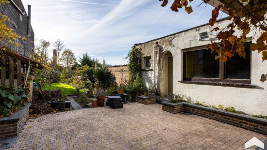 Leuvestraat - 2 - - 9320