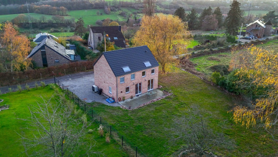 Rue de la Tour - 8 - - 5170