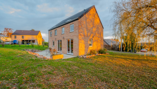 Rue de la Tour - 8 - - 5170