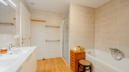 Rue de la Tour - 8 - - 5170