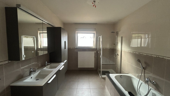 Leopoldlaan - 29 - bus 1 - 3900