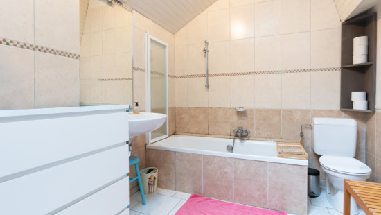 Rue de Marche - 38 - - 6640