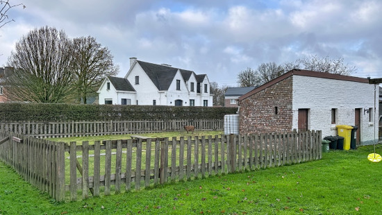 Rue de la Bourse - 89 - - 4470