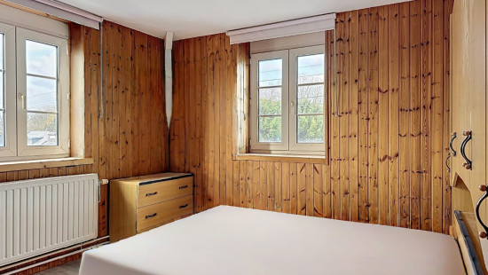 Rue de la Bourse - 89 - - 4470