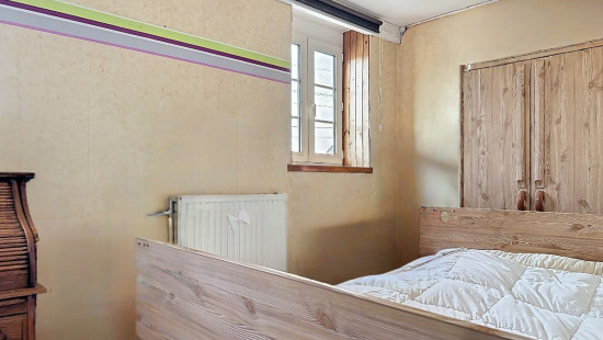 Rue de la Bourse - 89 - - 4470