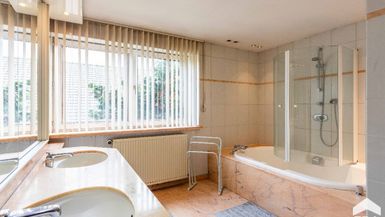 Hoogstraat - 142 - - 9340