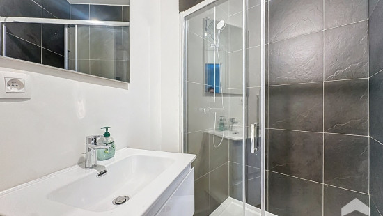 Rue Gustave Defnet - 79 - - 1060