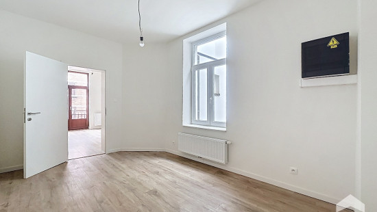 Rue Gustave Defnet - 79 - - 1060