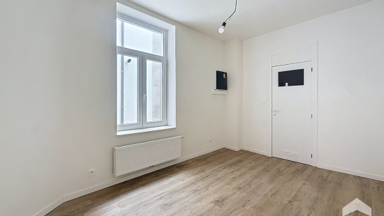 Rue Gustave Defnet - 79 - - 1060