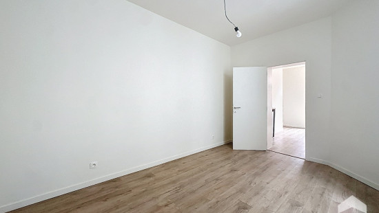 Rue Gustave Defnet - 79 - - 1060