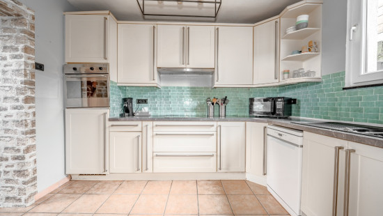 Chaussée de Tongres - 100 - - 4540