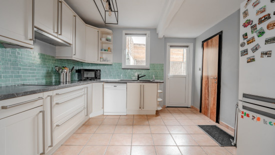 Chaussée de Tongres - 100 - - 4540