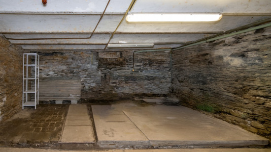 Place Faubourg - 8 - - 6840