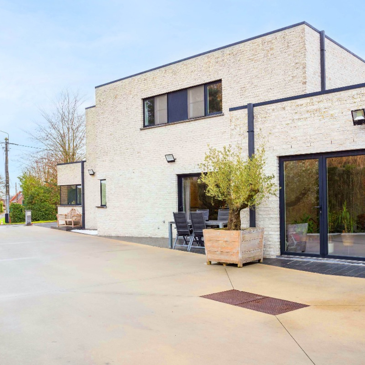 Onze-Lieve-Vrouwestraat - 69 - - 8770