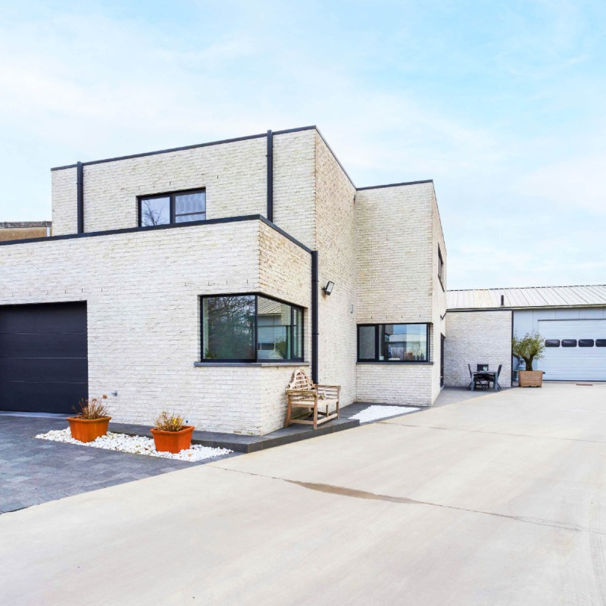Onze-Lieve-Vrouwestraat - 69 - - 8770