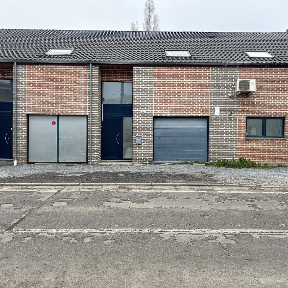 Rue de Mons - 38 - C - 7011