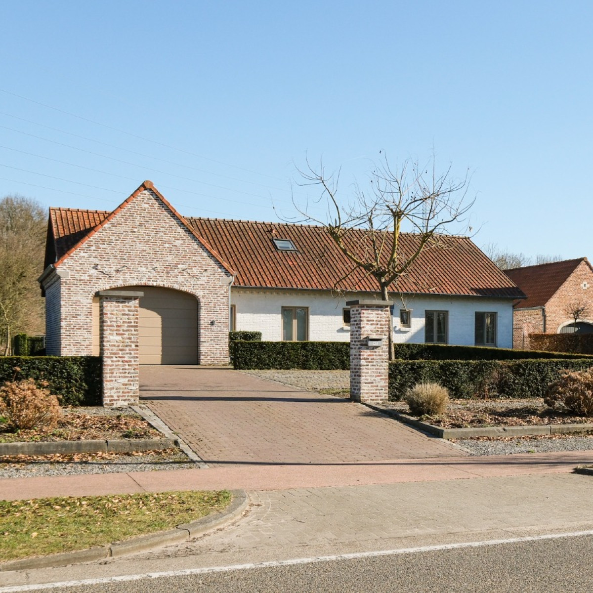 Stationsstraat - 42 - - 3941