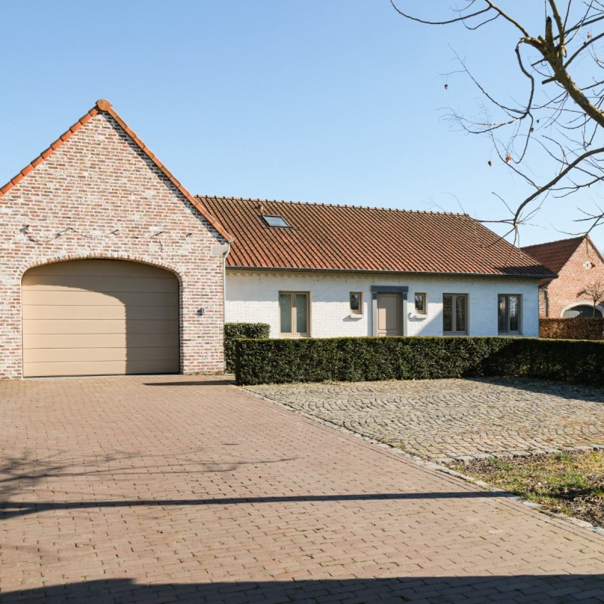 Stationsstraat - 42 - - 3941